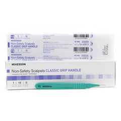 Scalpel McKesson No. 15 Stainless Steel / Plastic Classic Grip Handle Sterile Disposable - M-1029066-3643 - Case of 100