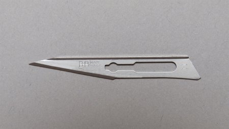 Aspen Surgical Products Surgical Blade Bard-Parker® SafetyLock™ Rib-Back® Carbon Steel No. 11 Sterile Disposable Individually Wrapped - M-213946-3088 - Case of 150