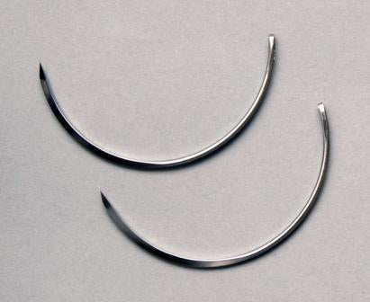 Suture Needle Richard-Allan® 1/2 Circle Reverse Cutting Needle Martin UterineType Size 3 Needle