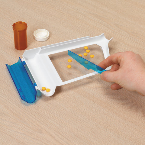 Pill Counter with Spatula AM-75-210