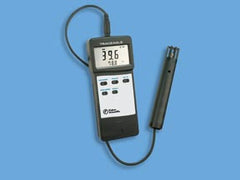 Fisher Scientific Digital Thermometer / Hygrometer Traceable® Fahrenheit / Celsius 32° to 122°F (0° to 50°C) Remote Probe Handheld Battery Operated