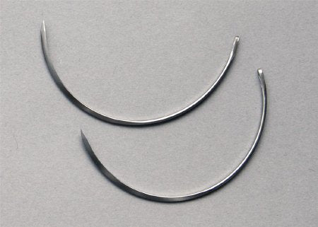 Suture Needle Richard-Allan® 1/2 Circle Reverse Cutting Needle Regular Surgeon's Type Size 30 Needle
