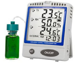 Cole-Parmer Inst. Refrigerator / Freezer Thermometer with Alarm Traceable® Fahrenheit / Celsius -22° to +158°F (-30° to +70°C) Innternal Sensor / Bottle Probe Multiple Mounting Options Battery Operated