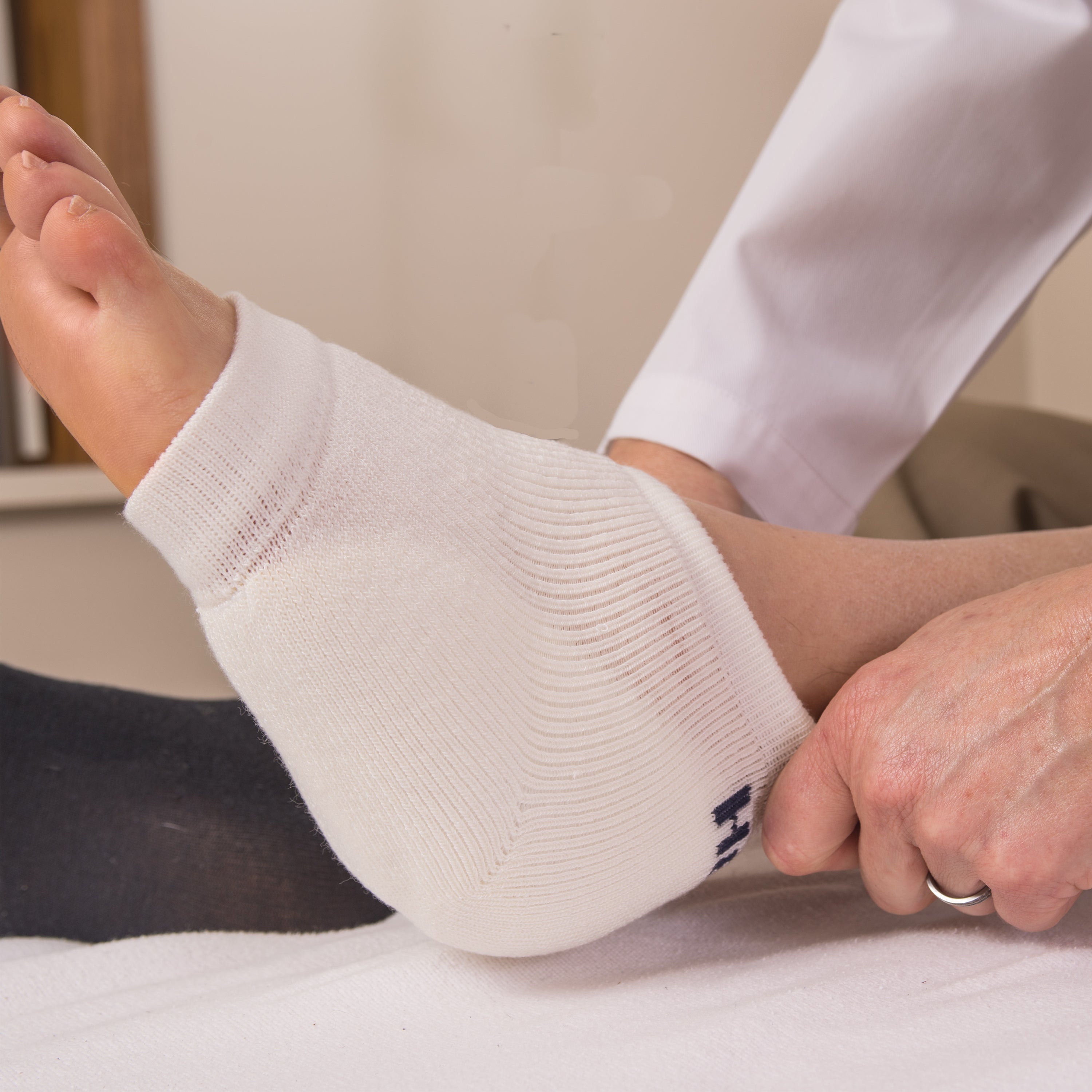 Mabis Heelbo Heel and Elbow Protectors AM-12040